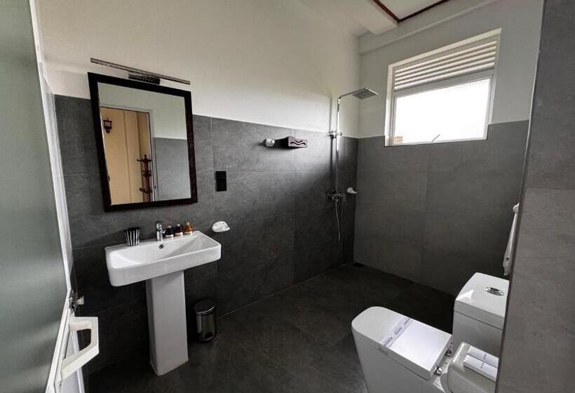 디럭스 트리플 룸, Peacock Villa