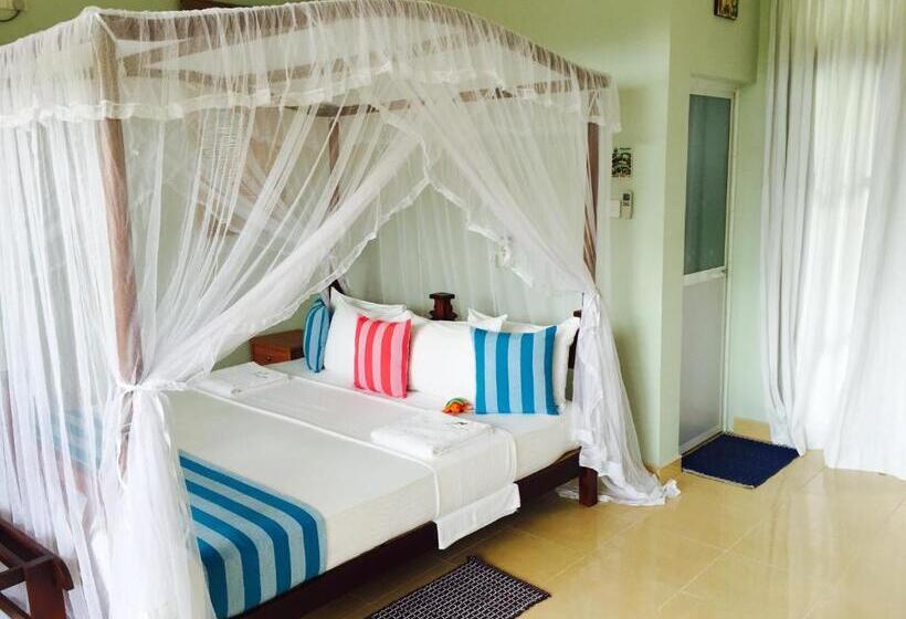 디럭스 룸, Peacock Villa