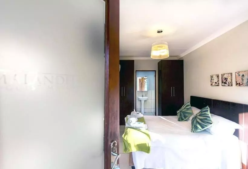 Economy-huone, Or Tambo Guest House