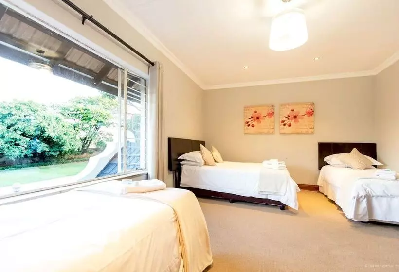 Perhehuone, Or Tambo Guest House