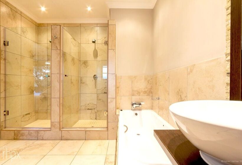 غرفة عائلية, Or Tambo Guest House