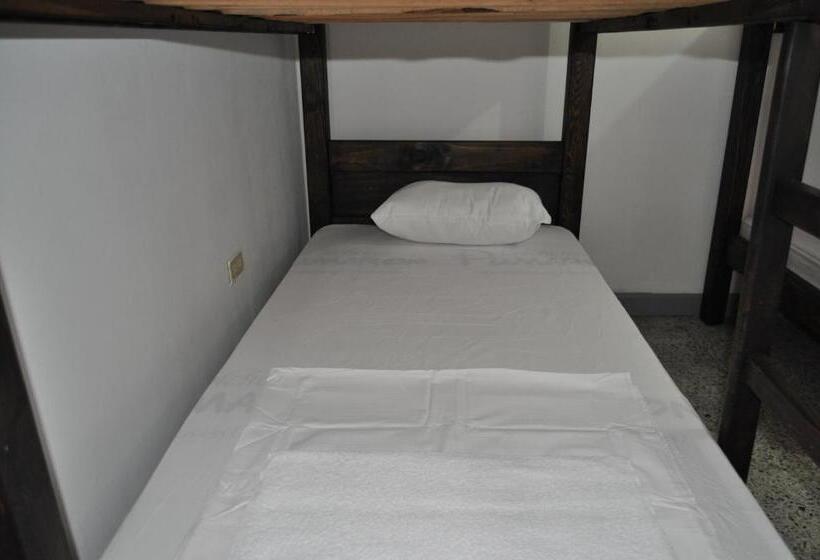 共用房间的床, La Clave Hostel