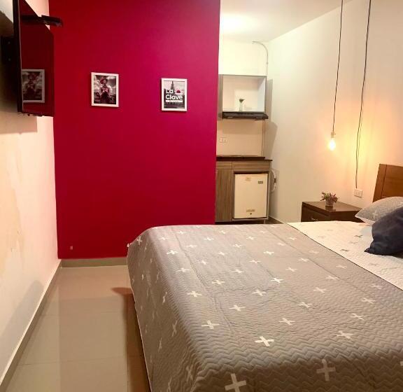 标准三人间, La Clave Hostel