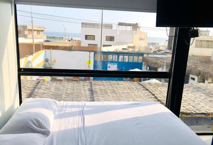 اتاق خانوادگی با چشمانداز دریا, Surfari Punta Rocas