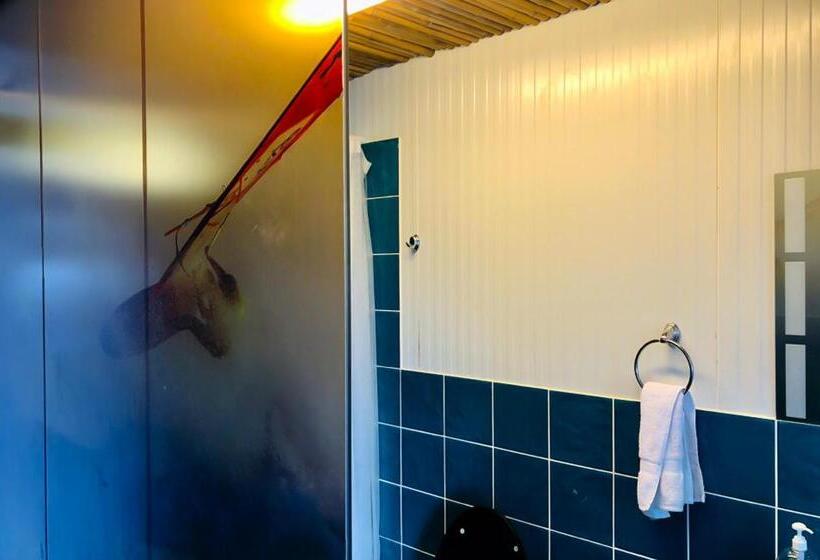 اتاق خانوادگی با چشمانداز دریا, Surfari Punta Rocas