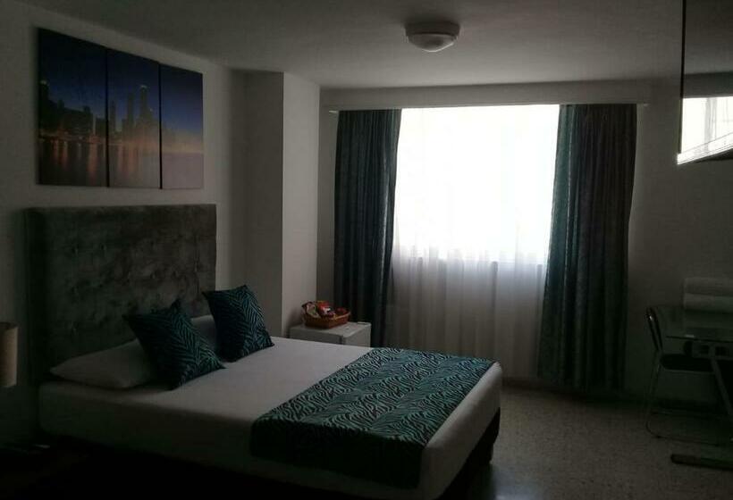 Quarto Estandar, Torre De Granada
