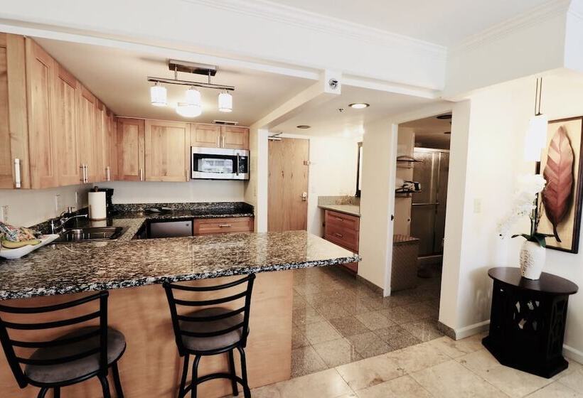 Апартаменты 1 Спальня Вид на Море, Ilikai Hotel Condo With Kitchen And Ocean View