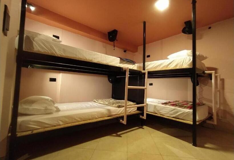 Четырехместный Номер Стандарт, Hostal Casa Primavera