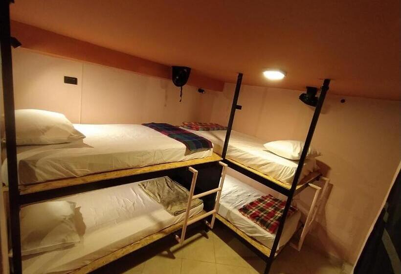 Четырехместный Номер Стандарт, Hostal Casa Primavera