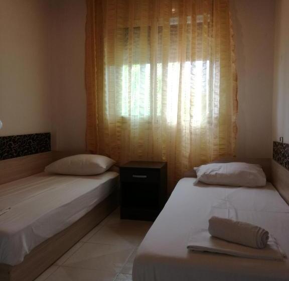 חדר משפחתי, Fernando