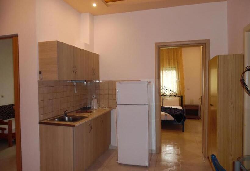 חדר משפחתי, Fernando