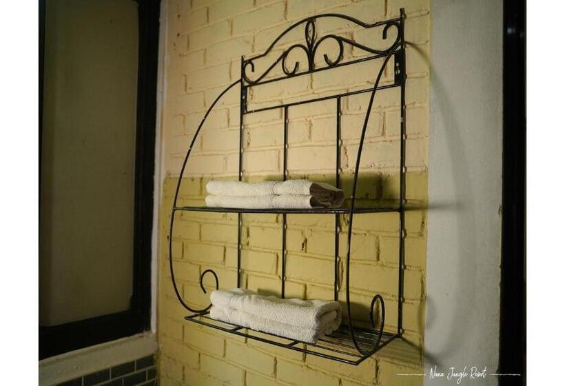 کلبه ییلاقی, Nana Jungle Resort