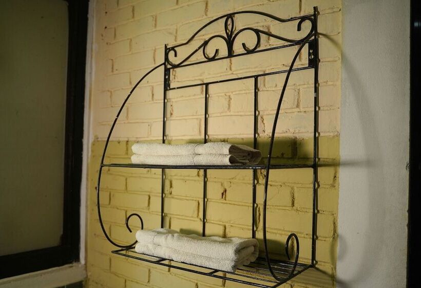 کلبه ییلاقی, Nana Jungle Resort