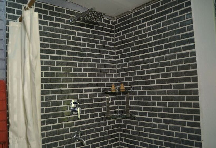 کلبه ییلاقی, Nana Jungle Resort