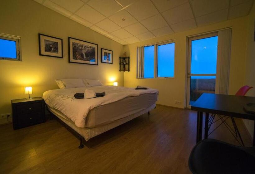 اتاق استاندارد, Kast Guesthouse
