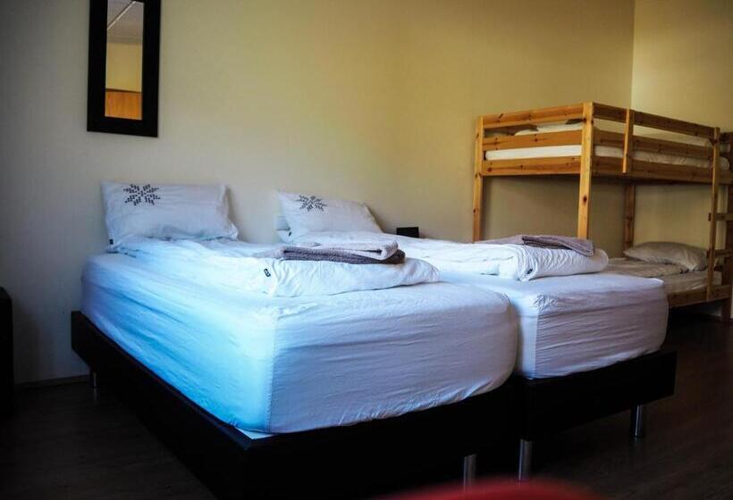 اتاق خانوادگی, Kast Guesthouse