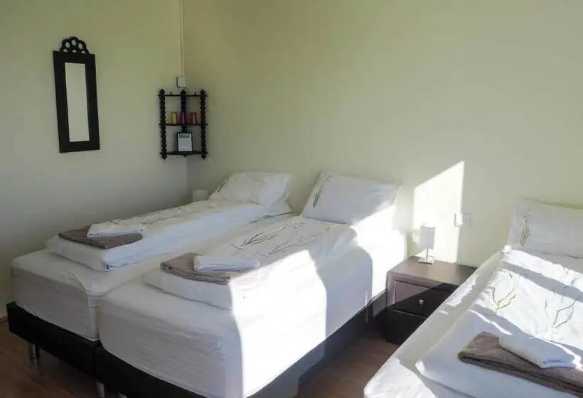 اتاق استاندارد سه نفره, Kast Guesthouse