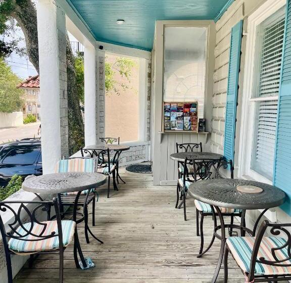 חדר סטנדרט עם מיטת קינג, Southern Wind Inn