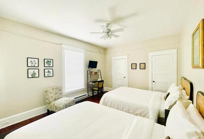 סוויטה משפחתית, Southern Wind Inn