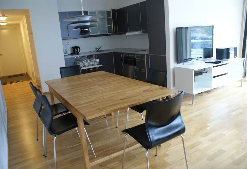 דירת שלושה חדרים, Fjordbris