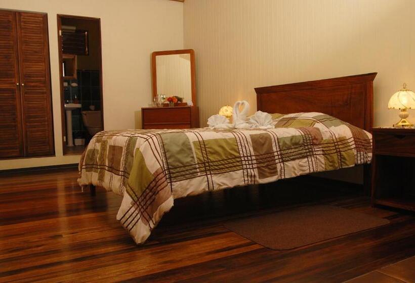 Номер Economy, Las Brumas