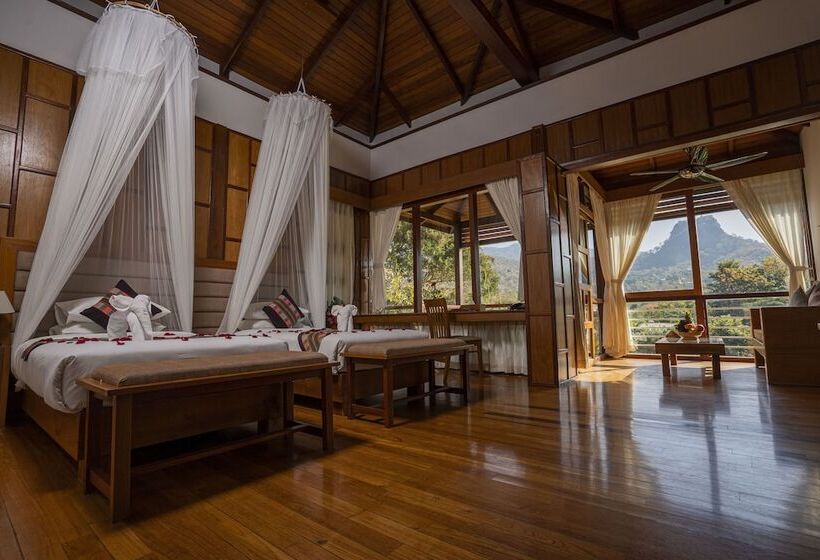 اتاق لوکس با بالکن, Popa Garden Resort