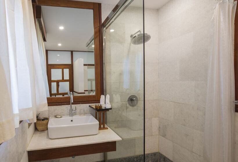 اتاق لوکس, Popa Garden Resort