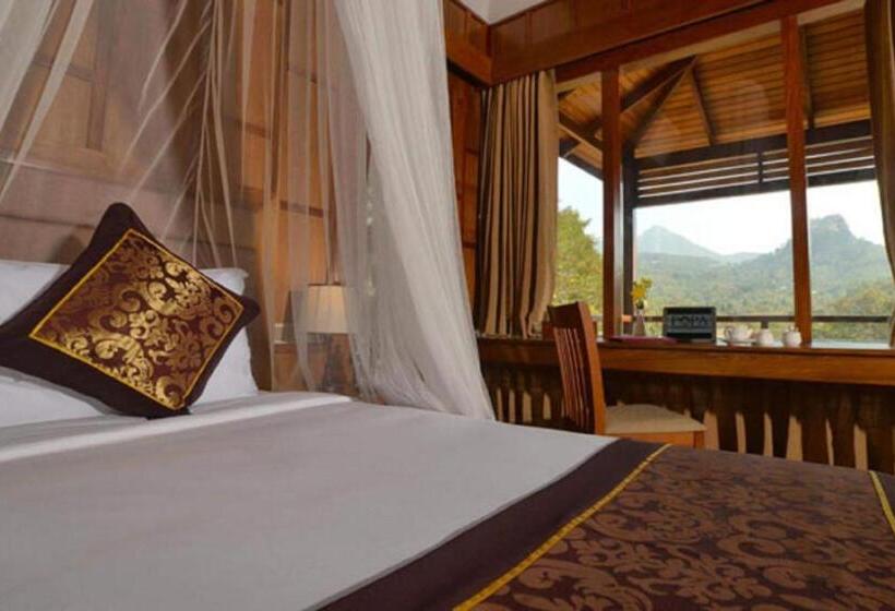 Deluxe Room Mountain View, Popa Garden Resort