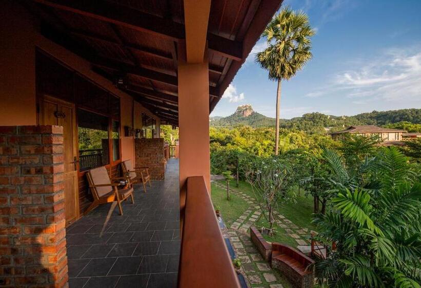 اتاق لوکس با بالکن, Popa Garden Resort