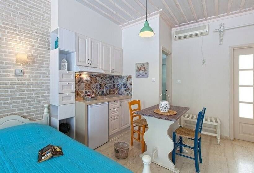 标准工作室, Alkionides Seaside Apartments