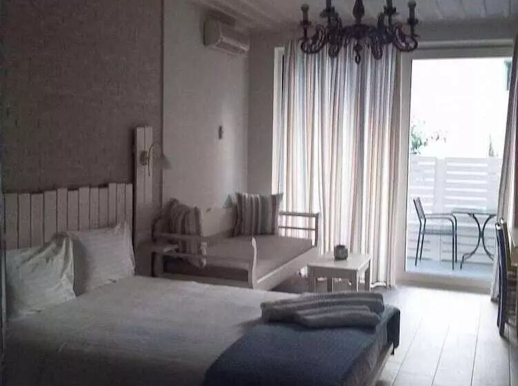 スーペリアスタジオ, Alkionides Seaside Apartments