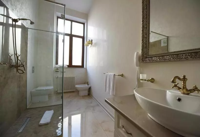سوییت, Euro Hotel Grivita
