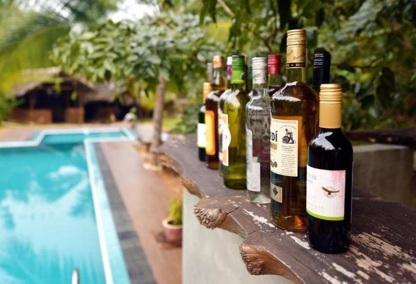 Deluxe Tent, Athgira River Camping   Udawalawe