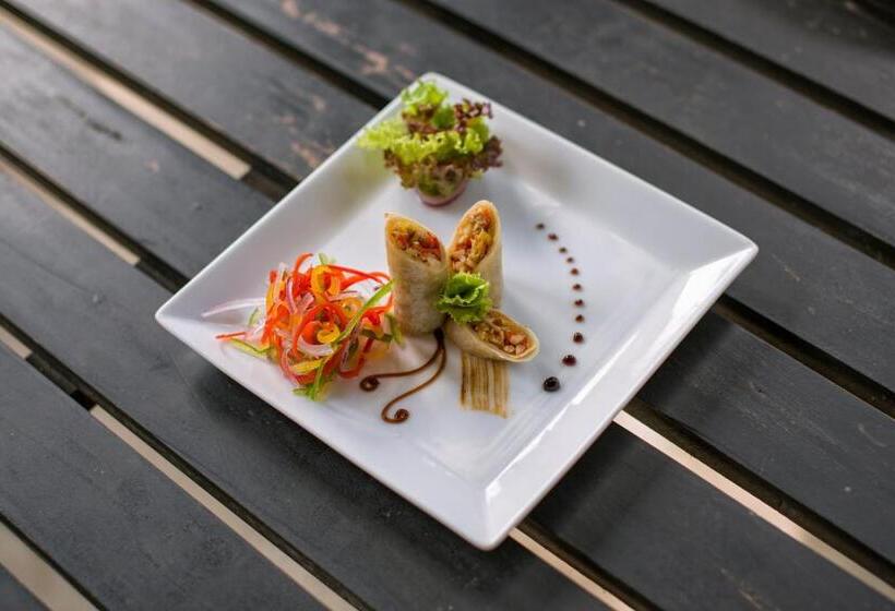 Deluxe Tent, Athgira River Camping   Udawalawe