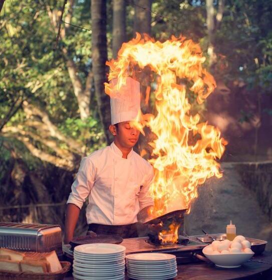 Deluxe Tent, Athgira River Camping   Udawalawe