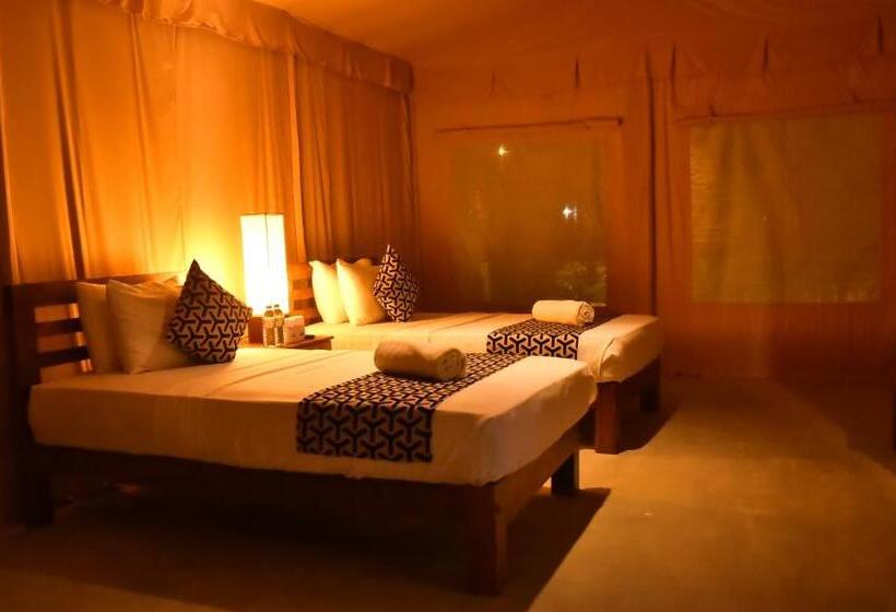 اتاق اکونومی, Athgira River Camping   Udawalawe