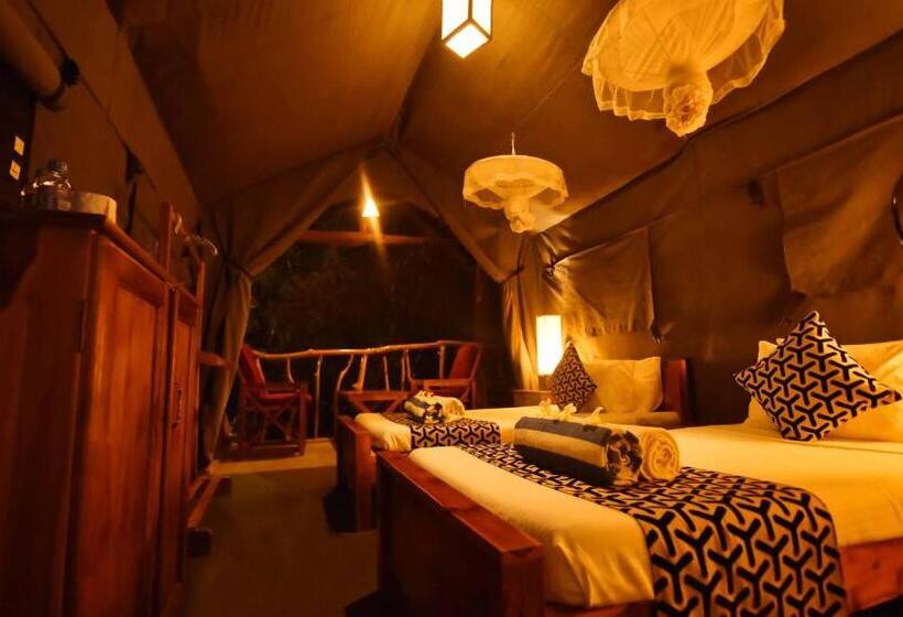 اتاق لوکس سه تخته, Athgira River Camping   Udawalawe