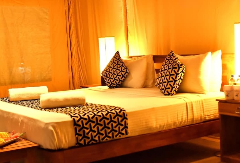 Deluxe Tent, Athgira River Camping   Udawalawe