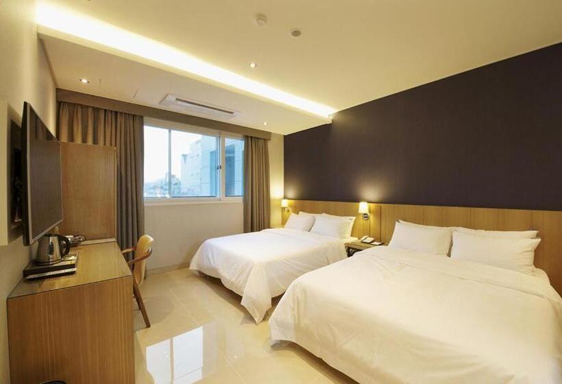 Family Suite, B