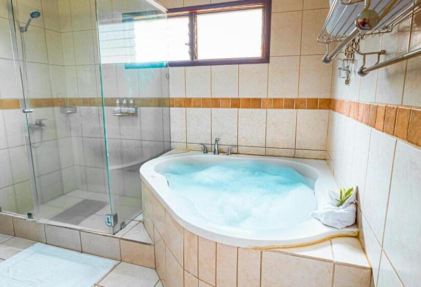 جناح مزود بجاكوزى, Condovac La Costa