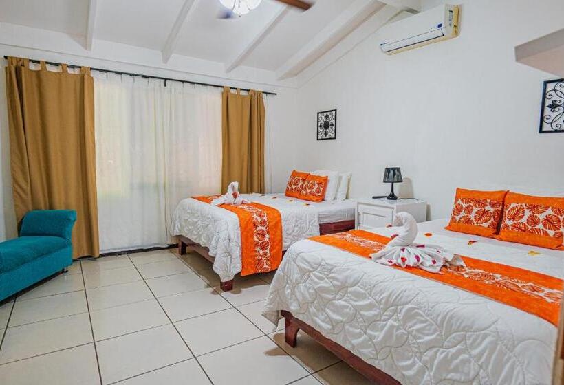 جناح عائلي, Condovac La Costa