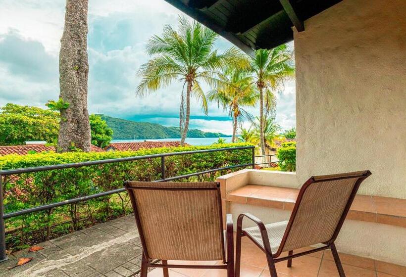 جناح عائلي, Condovac La Costa