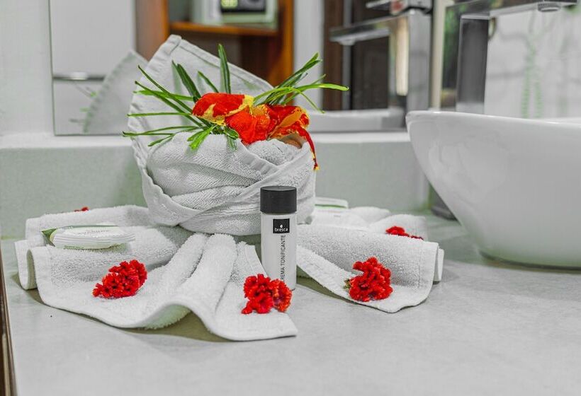 جناح عائلي, Condovac La Costa