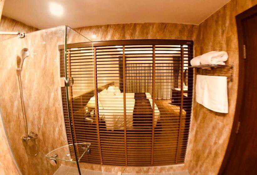 اتاق سوپریور با چشم‌انداز دریا, Coral Bay Resort