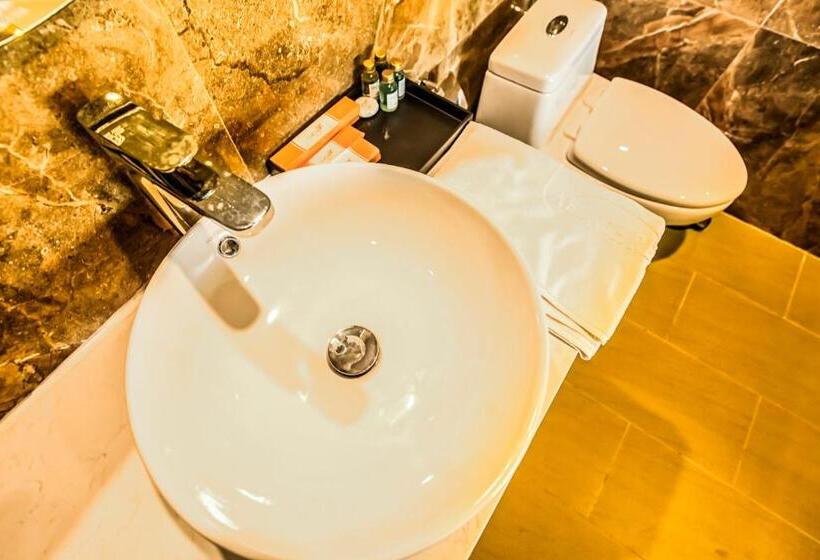 اتاق لوکس, Coral Bay Resort