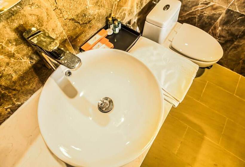 اتاق سوپریور با بالکن, Coral Bay Resort