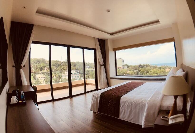 اتاق لوکس با بالکن, Coral Bay Resort