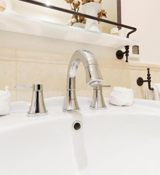 اتاق سوپریور, Envoy