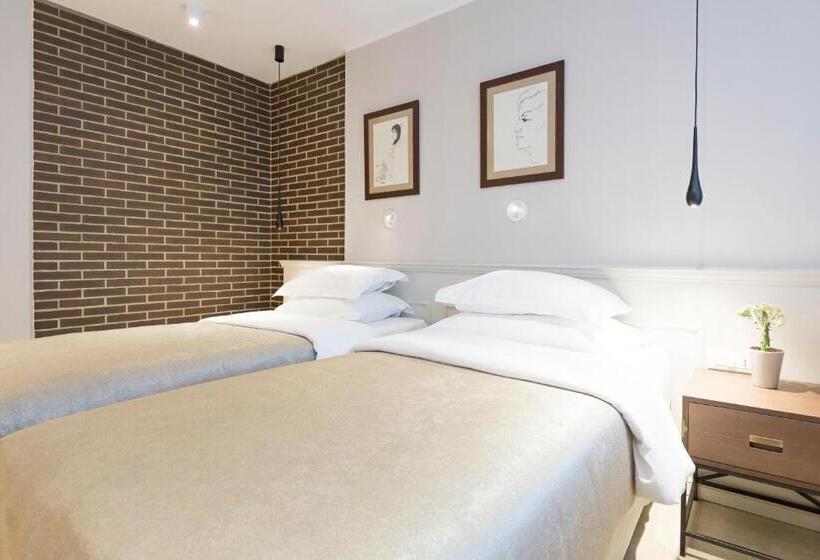 اتاق سوپریور, Envoy