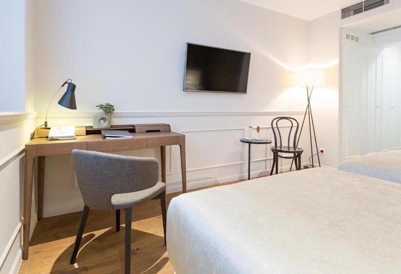 اتاق سوپریور, Envoy